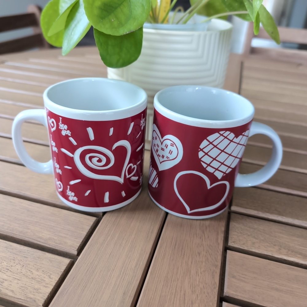 Heart Design Red Mugs Set